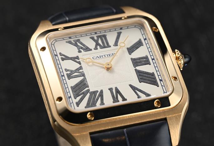 卡地亚手表表带翻新秘诀：专业操作，守护时间之美